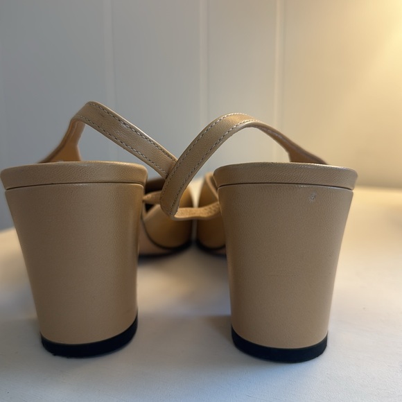Chanel Tan and Black slingback pumps, 39.5 - Picture 3 of 7